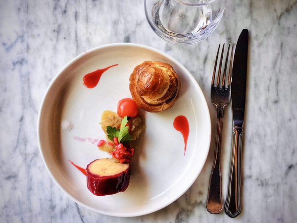 What's the Secret to a Perfectly Seared Venison Steak with Blackberry Sauce?